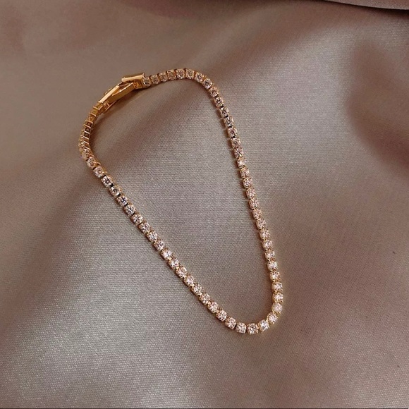 ✨Gold Tennis Bracelet✨ - Picture 4 of 8